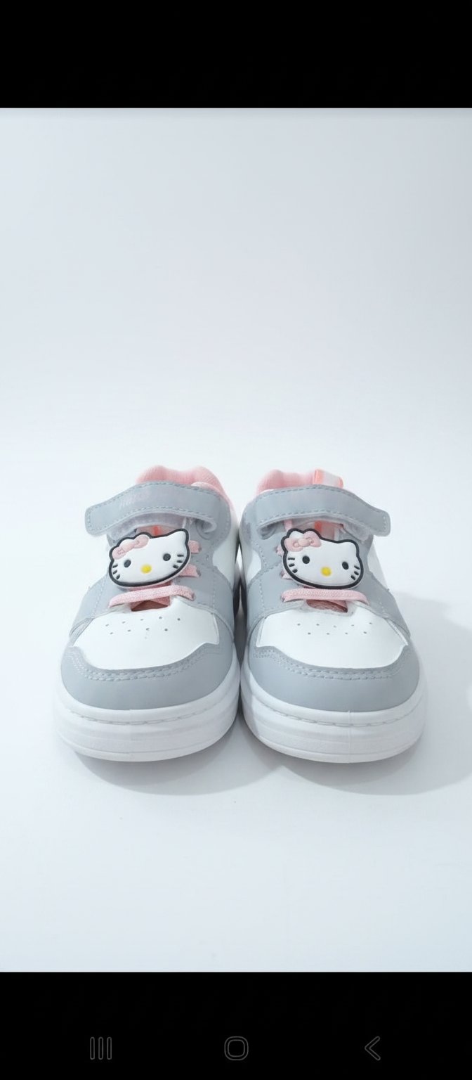 Les basket hello kitty pointures 26--->30 Yjiwek m3ahom 2 stickers yet7atou men 9odem  Très souple