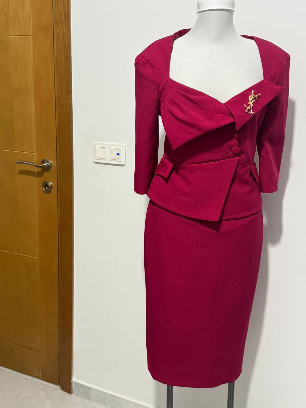 Je viiide Une robe très très chic et class