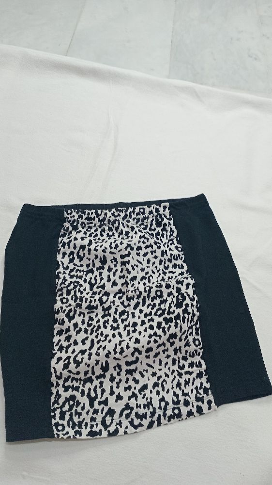 Une jupe PIM KIE M/L