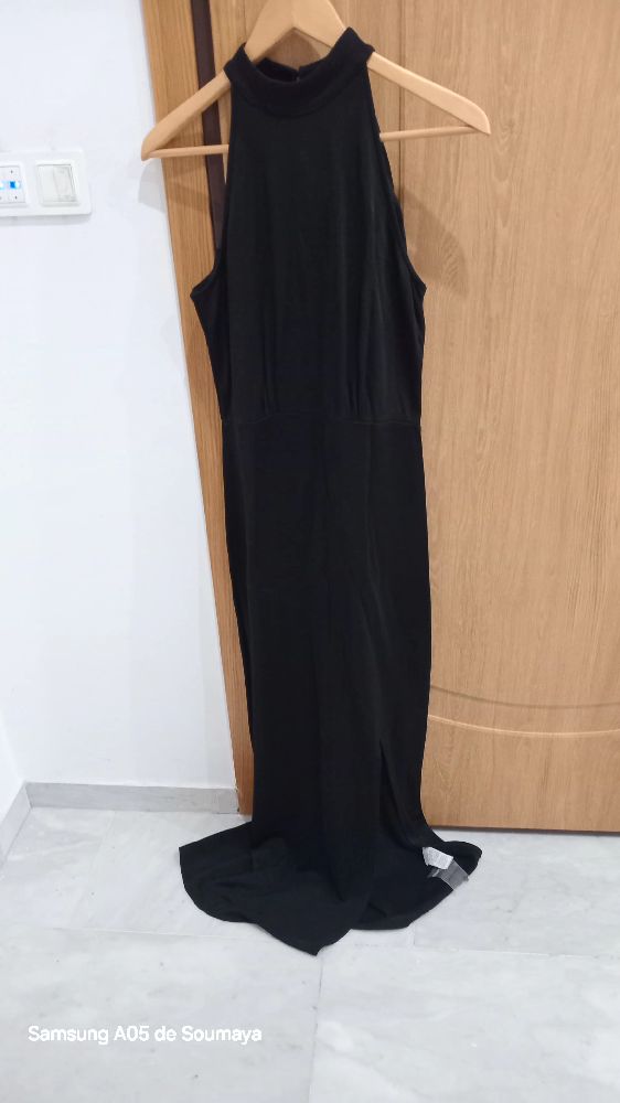 soyez élégante 😉😉une robe moulante et sexy de la marque warehouse 38/40