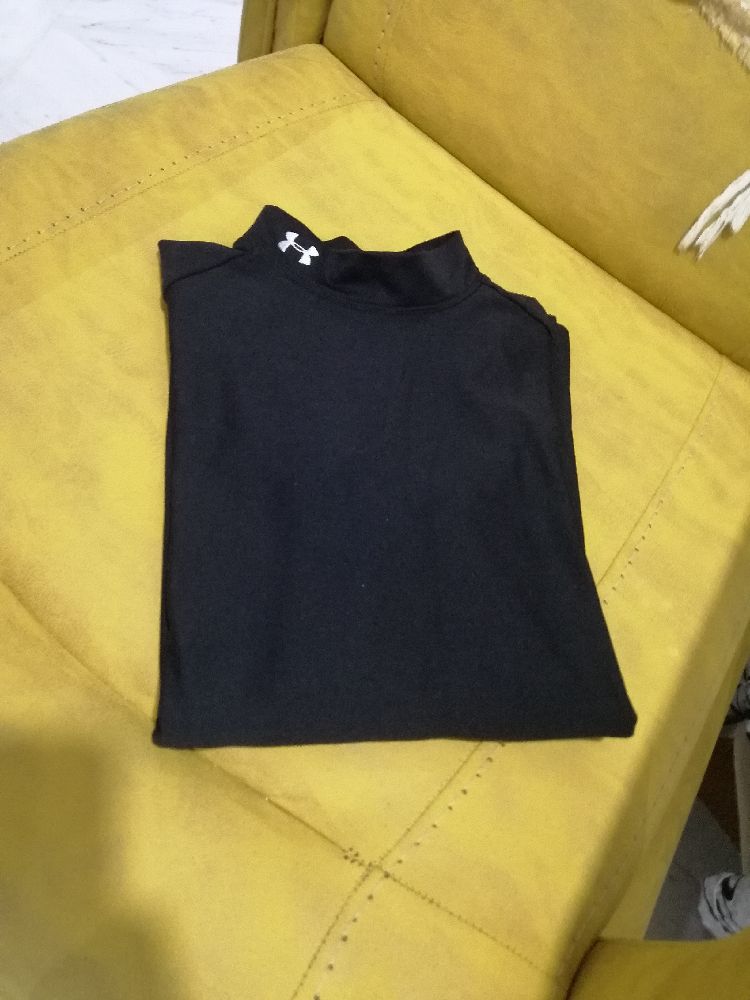 Pull UNDER ARMOUR tt neuf XS/S
