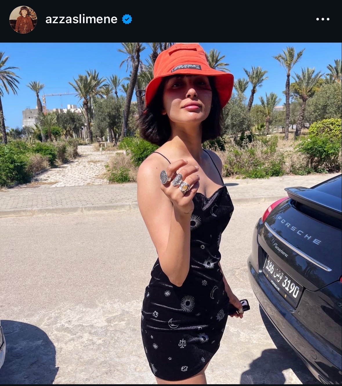 Robe noir courte dos nue