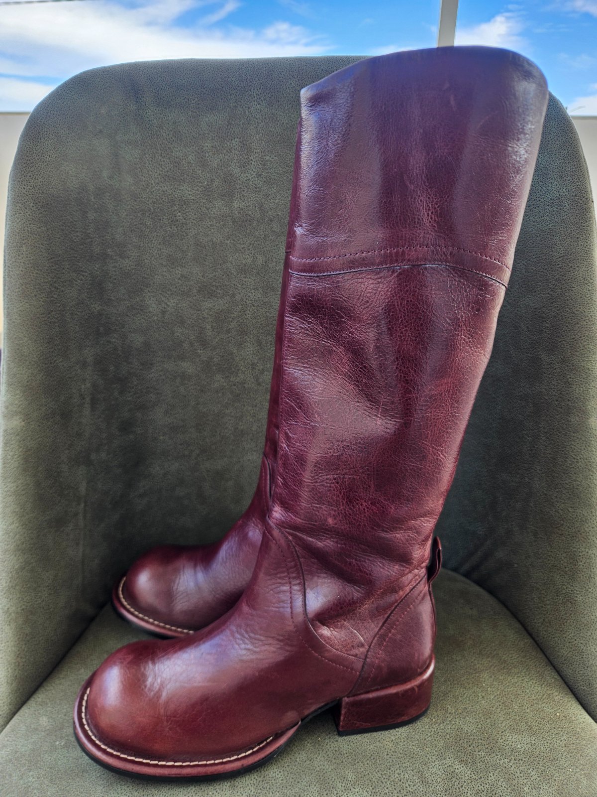 Equitate boots