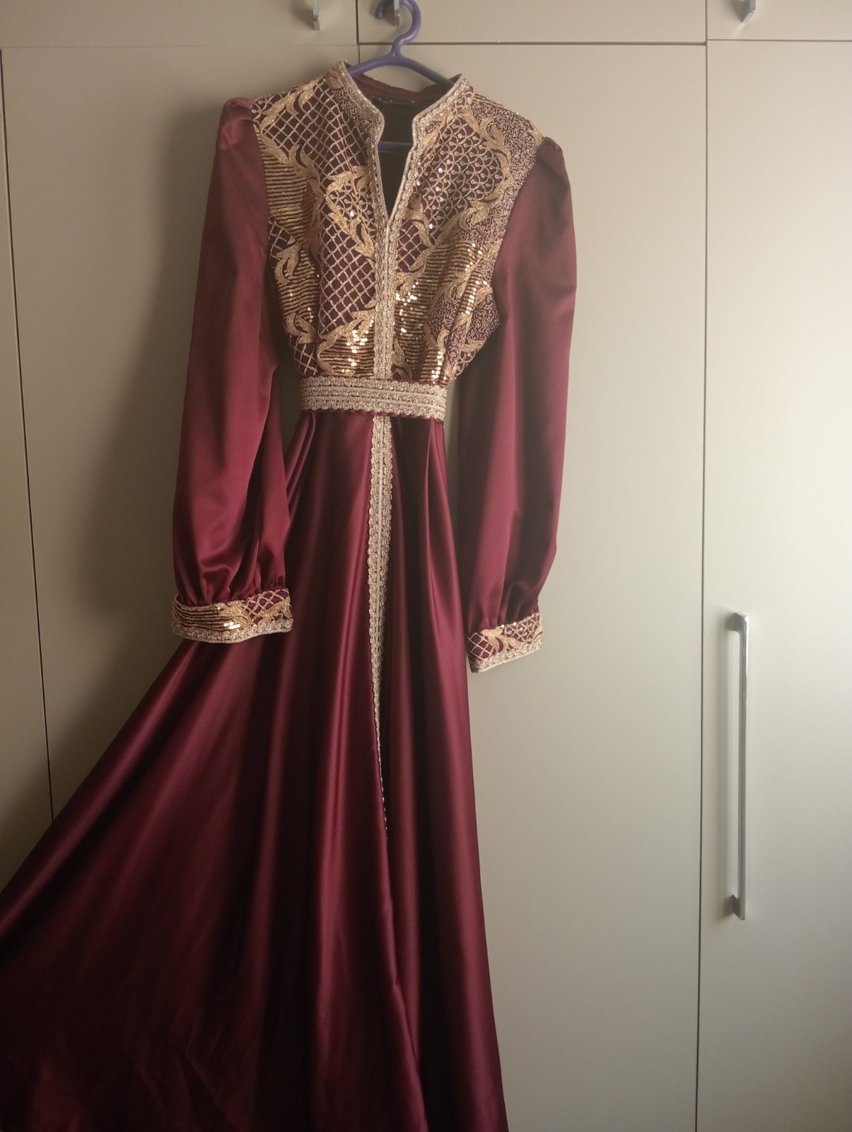 Caftan rouge bordeaux 