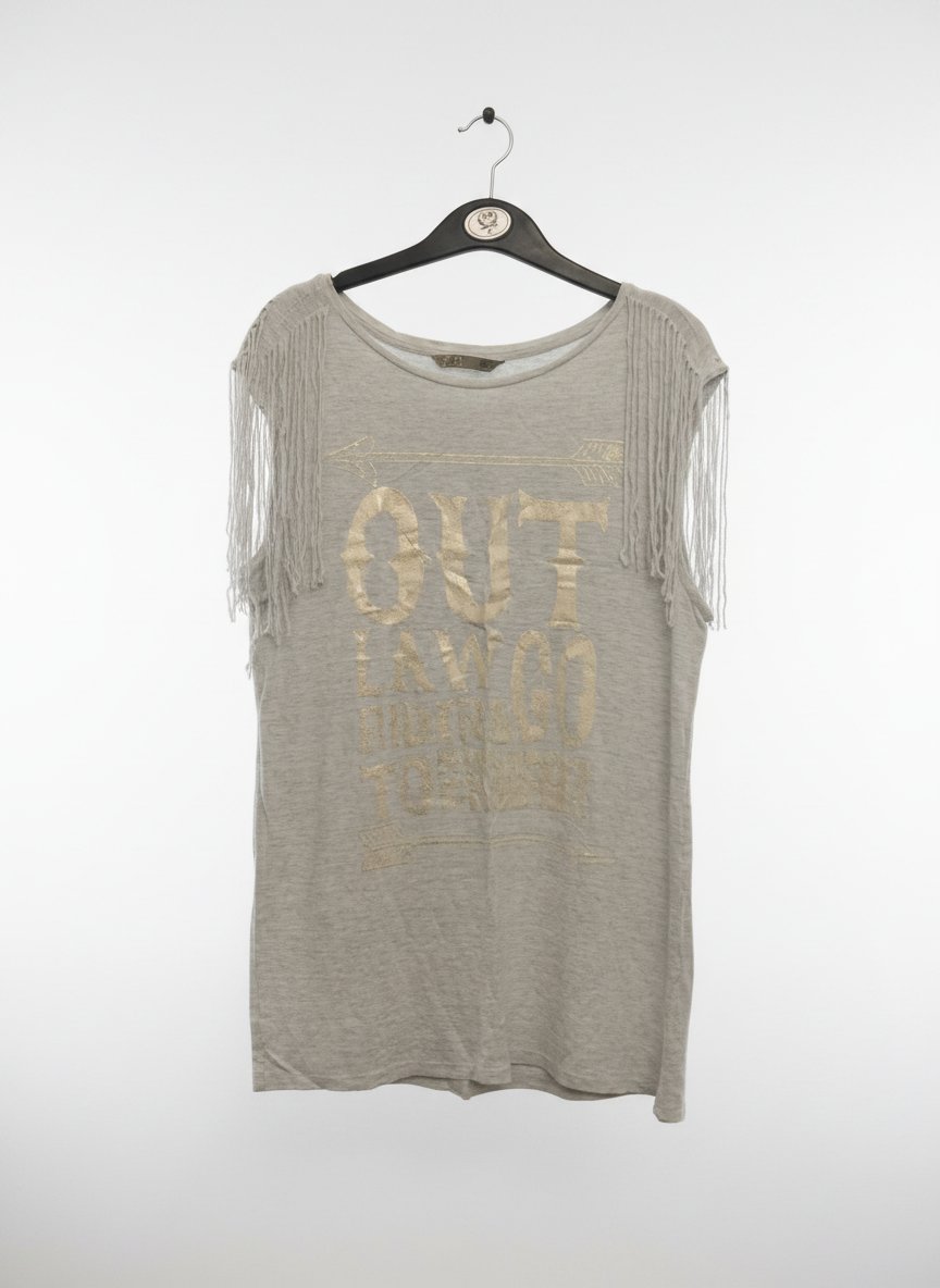T-shirt gris avec des franges sur les épaules 