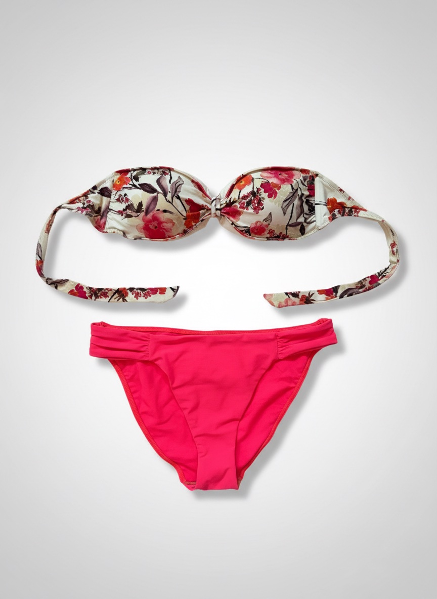 Un jolie deux piece de la marque OYSHO