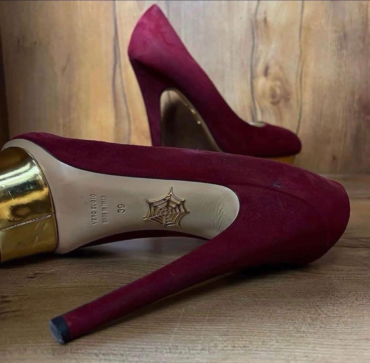 🔥CHARLOTTE-OLYMPIA🔥