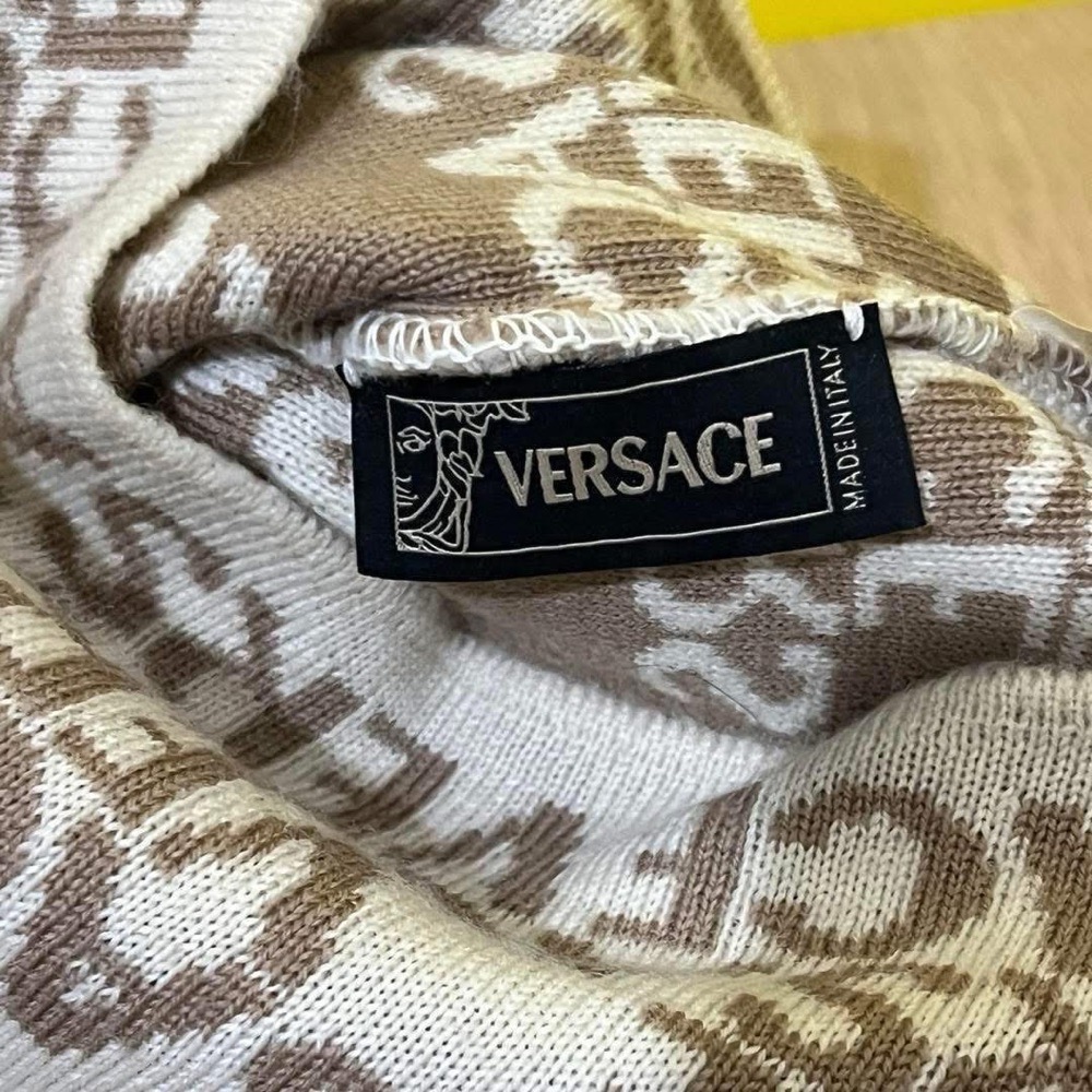 VERSACE