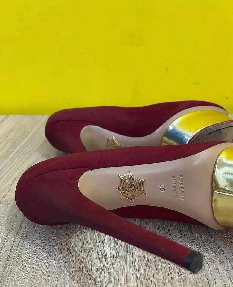 🔥CHARLOTTE-OLYMPIA🔥