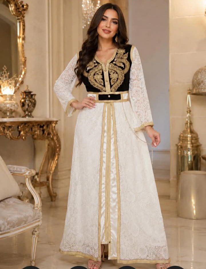 Catftan traditionnel en dentelle