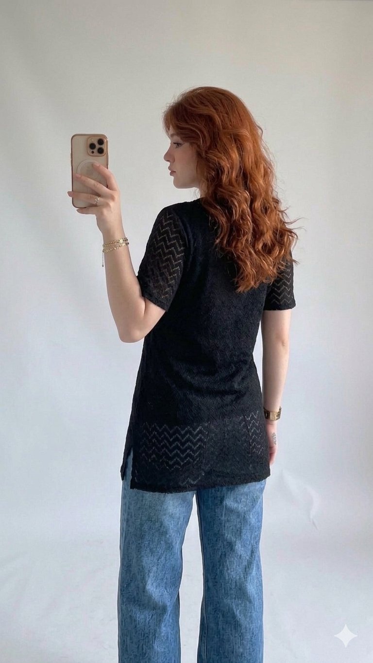 Pull d'été avec deux fentes
