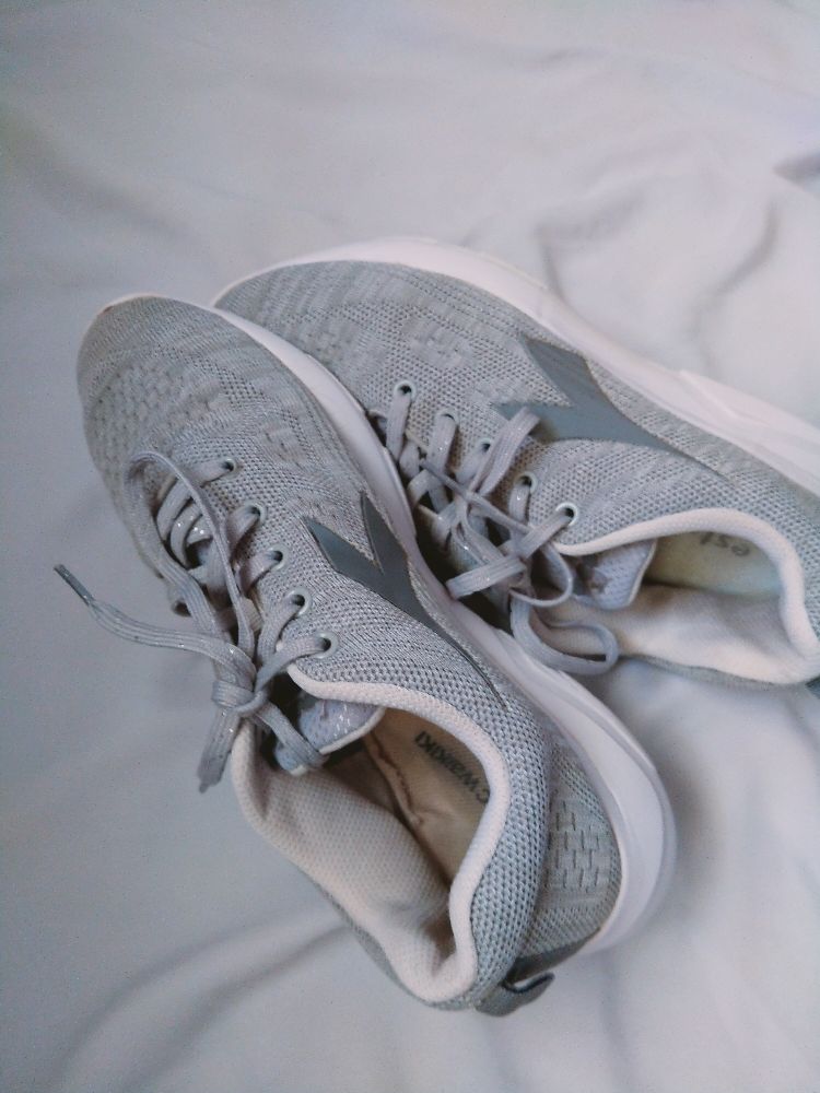 Basket sport gris pointure 38