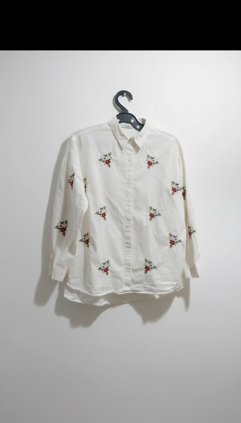 Chemise blanche a fleurs 