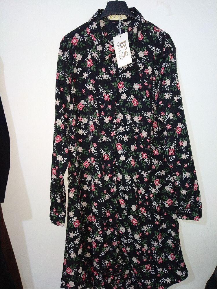 Chemise noire longue toute neuve fleure🌺💙