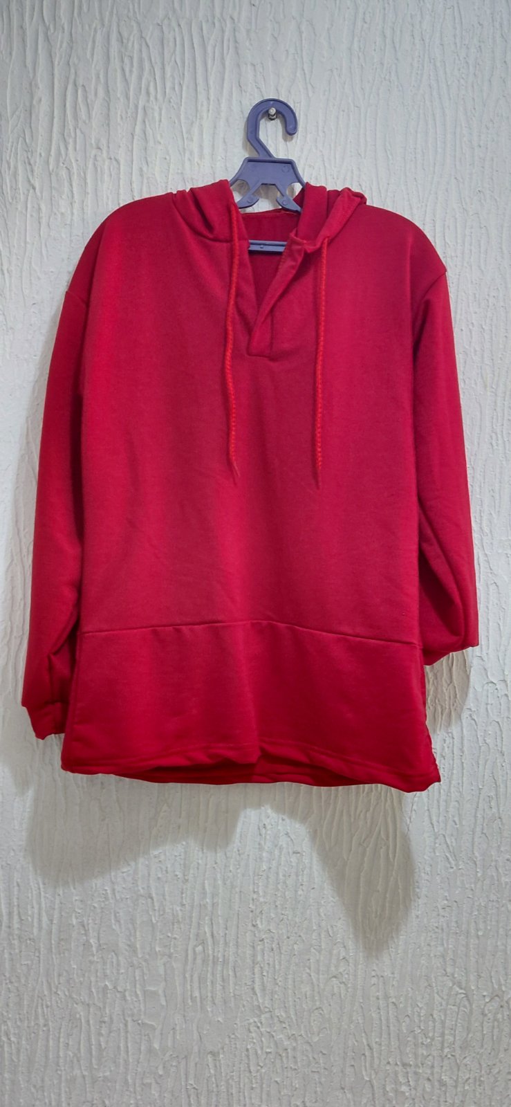 Capuche rouge tout neuf