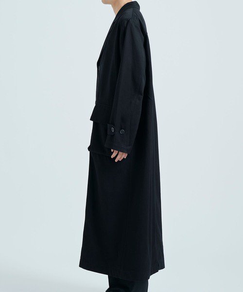  manteau noir est un manteau long de couturier, imperméable de style classique, 