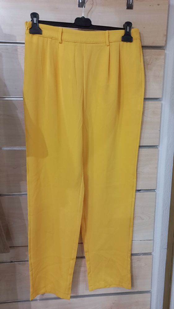 Pantalon shein taille 40 + chemise cadeau jaune clair taille 40 