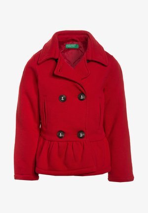 Une veste rouge pour enfant Benetton.