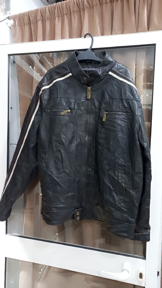 Blouson similicuir en très bonne état 