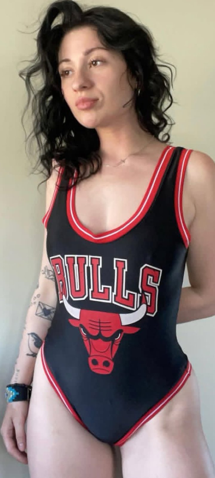 Body une-pièce noir pour femme aux couleurs de l'équipe de basketball des Chicago Bulls