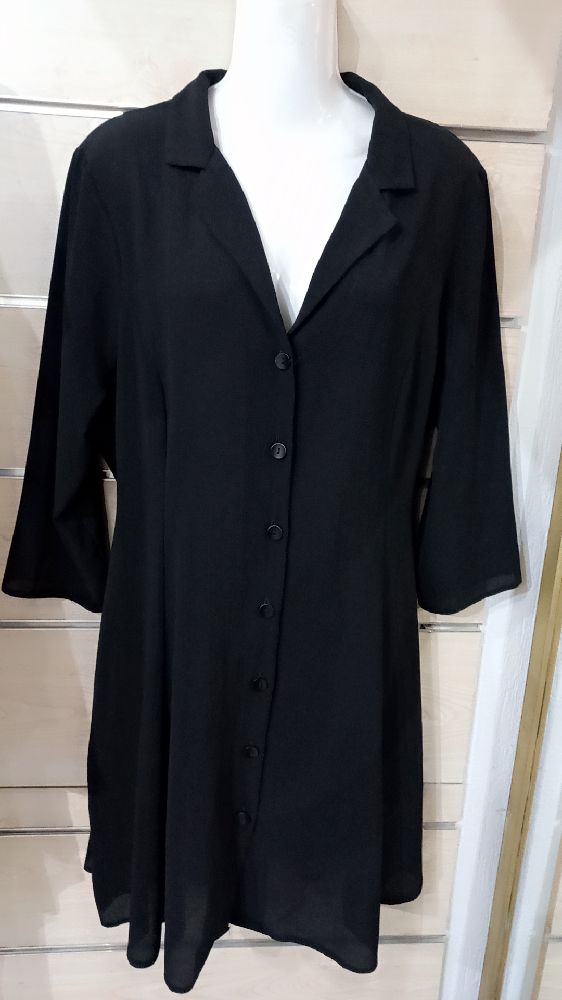 Chemise longue noir  twilla belbahi presque neuf habillé 2 ou 3 fois taille mal noté moch 46 tlabess 42 