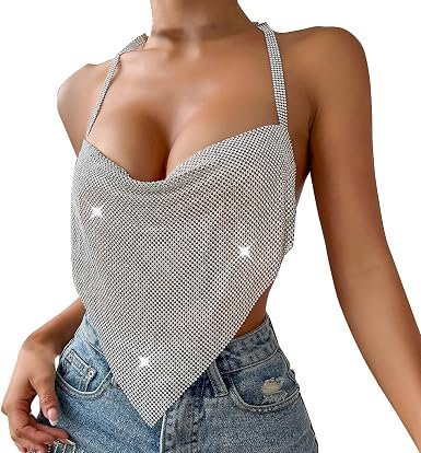 Haut dos nu en maille métallique argentée ylbess min 36 hata 42 fermeture min tali salsla de style Y2K présente un décolleté bénitier profond et des détails en strass étincelants