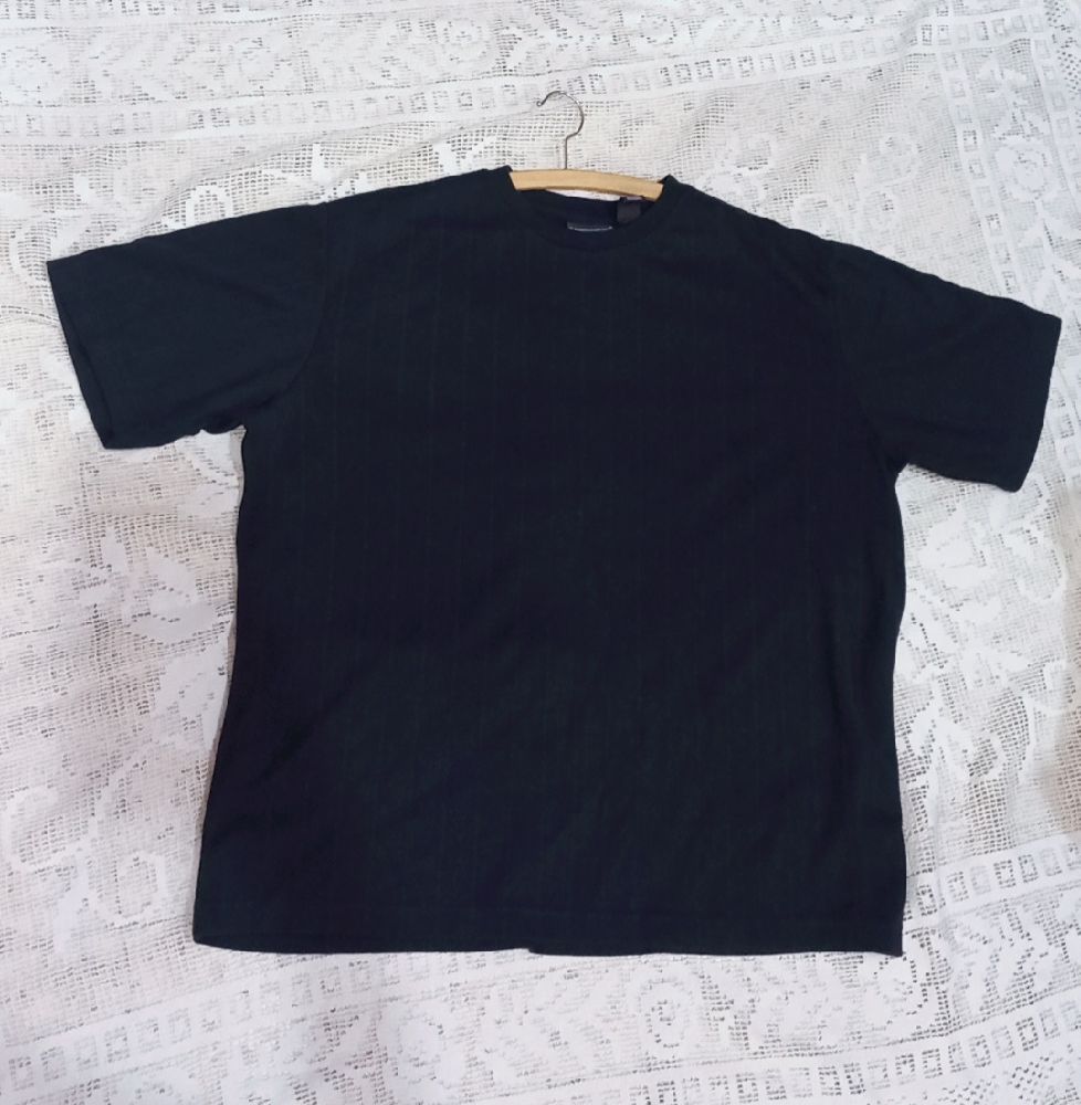 Pull homme noir foncé presque neuf zero défaut 