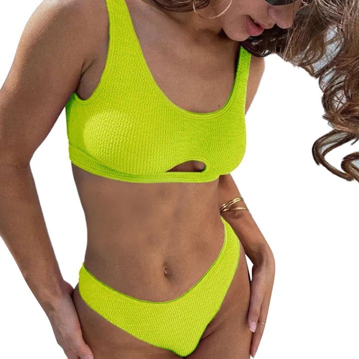 Maillot de bain est le modèle Luli Fama BELLA Seamless Wavy Ruched Back. 