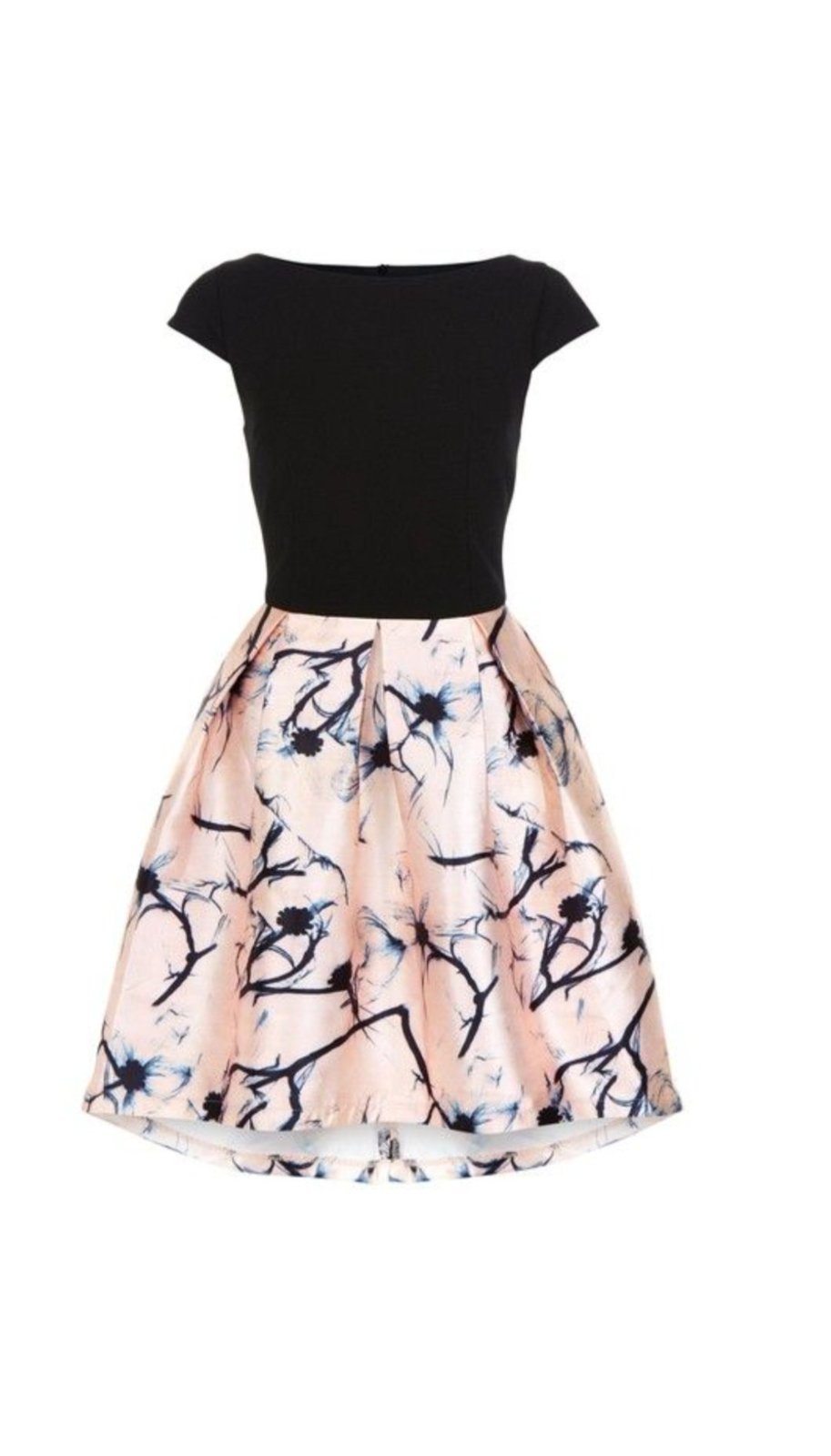 Robe Cameo Rose est une robe patineuse 2-en-1 avec un haut noir uni et une jupe évasée à motif floral rose. 
