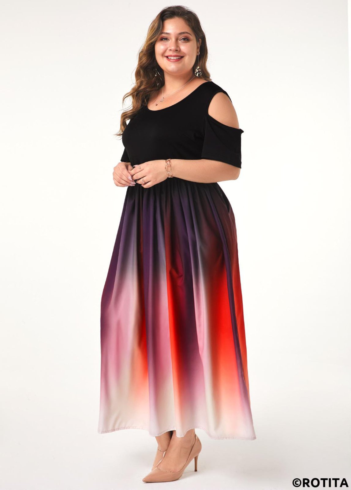 Robe longue dégradée à épaules dénudées est une pièce élégante, idéale pour les fêtes et les soirées