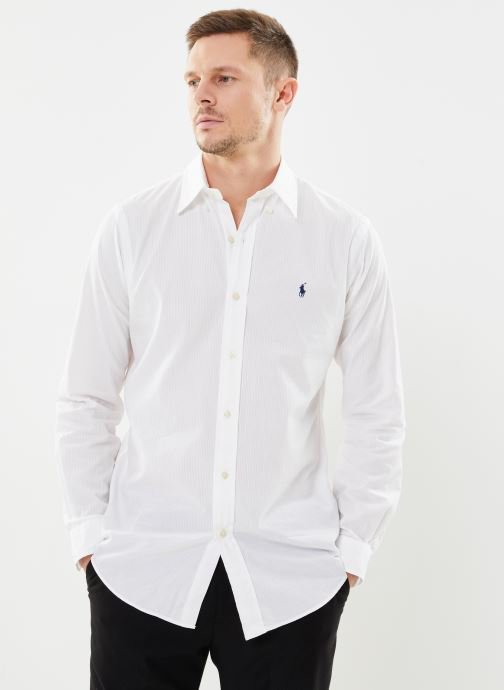 Une chemise blanche de la marque Polo Ralph Lauren. 