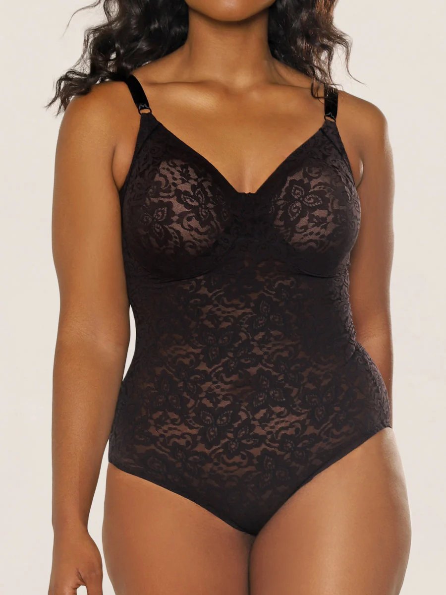 Body en dentelle noire semble être le modèle Triumph Amourette 300 BSW