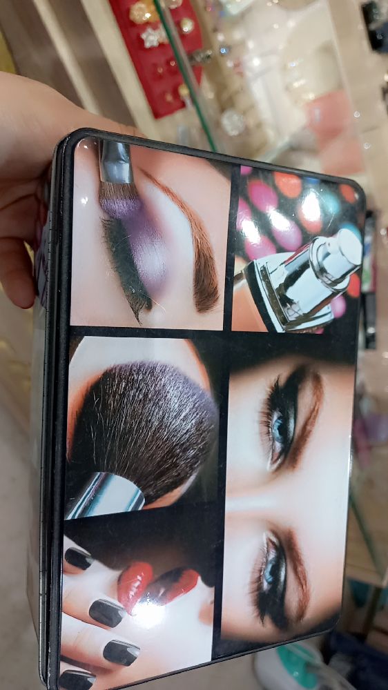 Boite de rangement de maquillage 