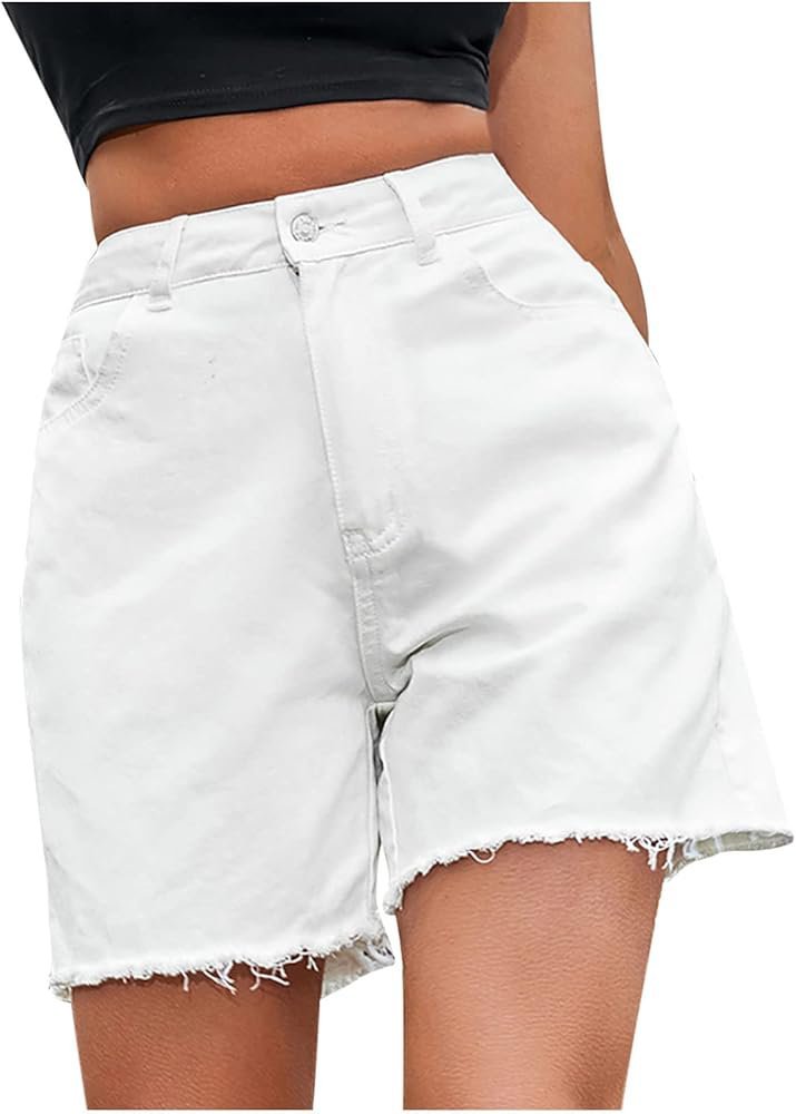  short en jean blanc de Bench présente une coupe taille haute avec des bords effilochés pour un style décontracté