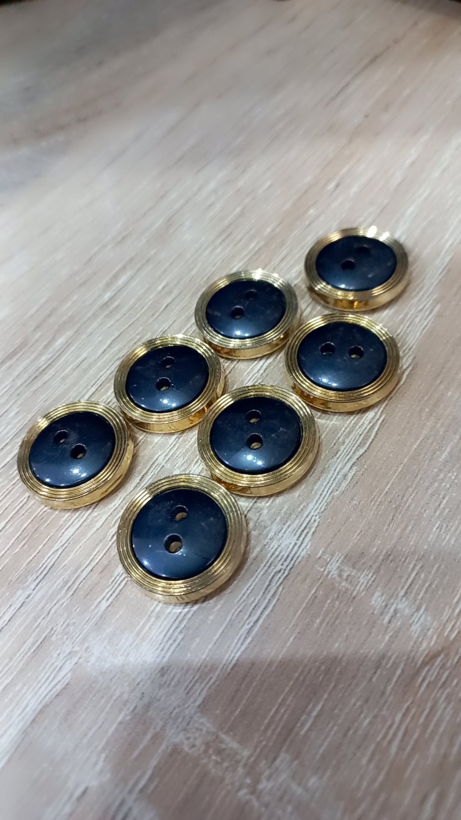 7 boutons bleu doré 