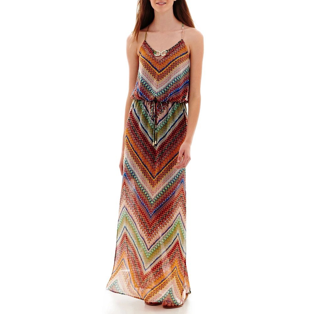 Robe longue City Triangles arbore un motif géométrique coloré de style aztèque/sud-ouest.