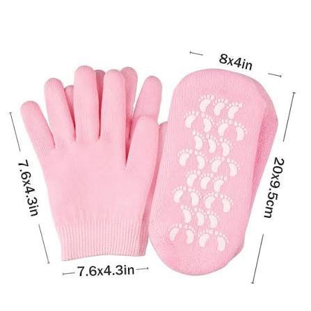 Chaussette et gant accessoire de soin conçu pour nourrir, adoucir et réparer les pieds secs, abîmés ou fendillés  les chaussettes en gel réutilisables (souvent enrichies en huiles et vitamine E et les chaussettes imprégnées de lotion 