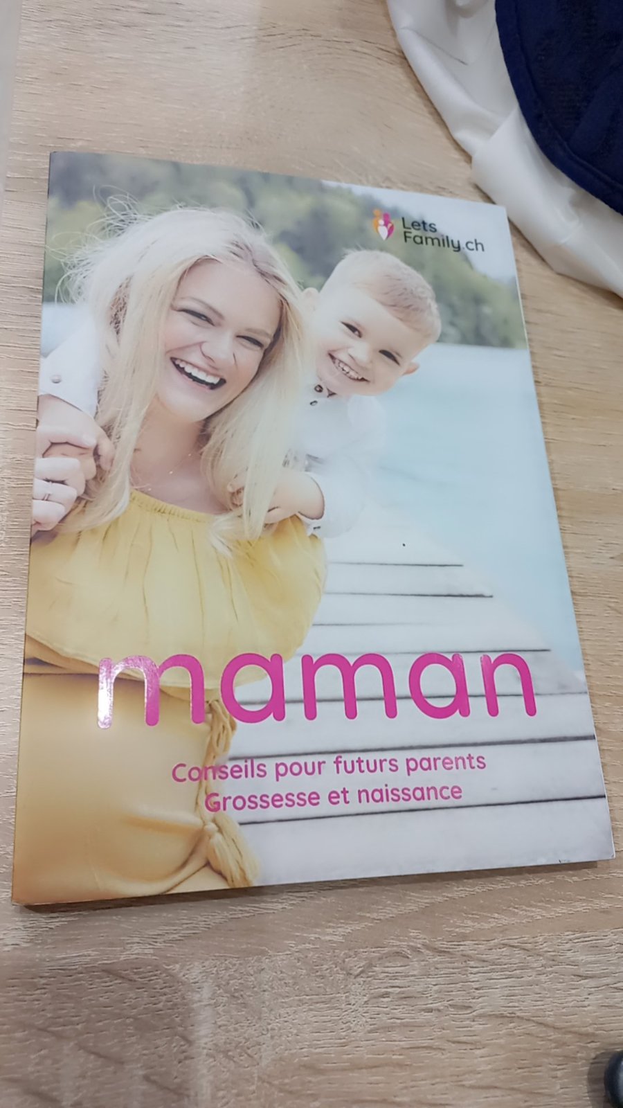 Livre Maman : Conseils pour futurs parents, Grossesse et naissance". 240 pages