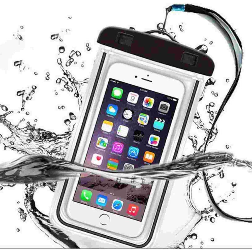 Pochette étanche universelle, souvent disponible en pack de deux sur Amazon, est conçue pour protéger des téléphones jusqu'à 7 pouces contre l'eau et le sable lors d'activités nautiques.