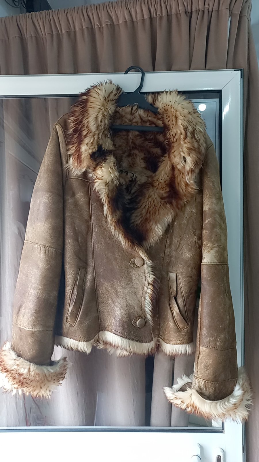 Veste manteau couleur yasseer 7low avec  forrure 