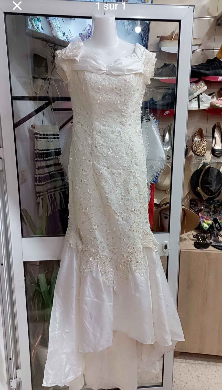 Robe fiançaille simple et beau 