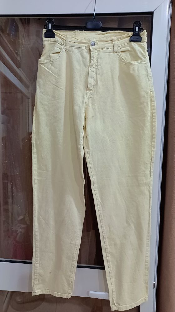 Pantalon jeans jaune clair taille haute 