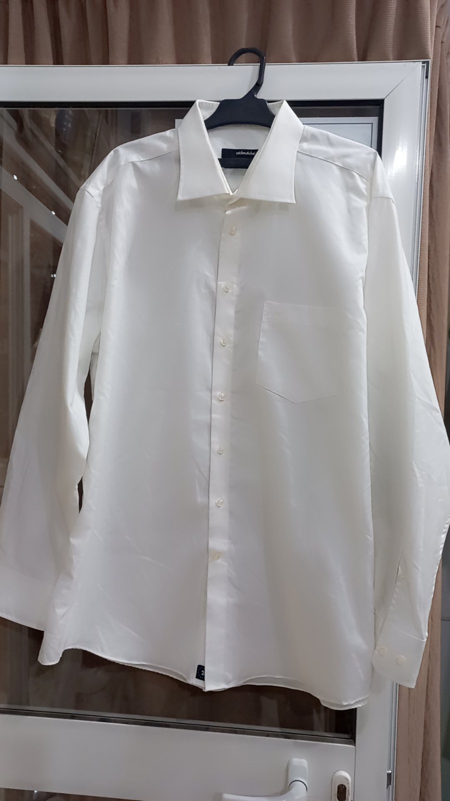Chemise blanche en très bonne état 100% coton