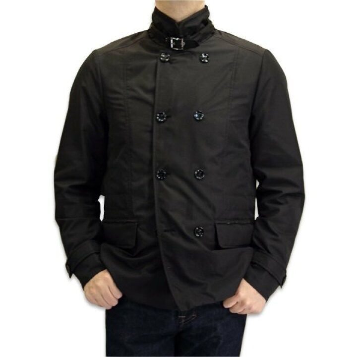 Noir ,boutonnière croisée, revêtement imperméable, col à fermeture à boucle, taille à lien de resserrage, deux poches à rabat sur le devant, manches longues, poignets boutonnés, ourlet droit.