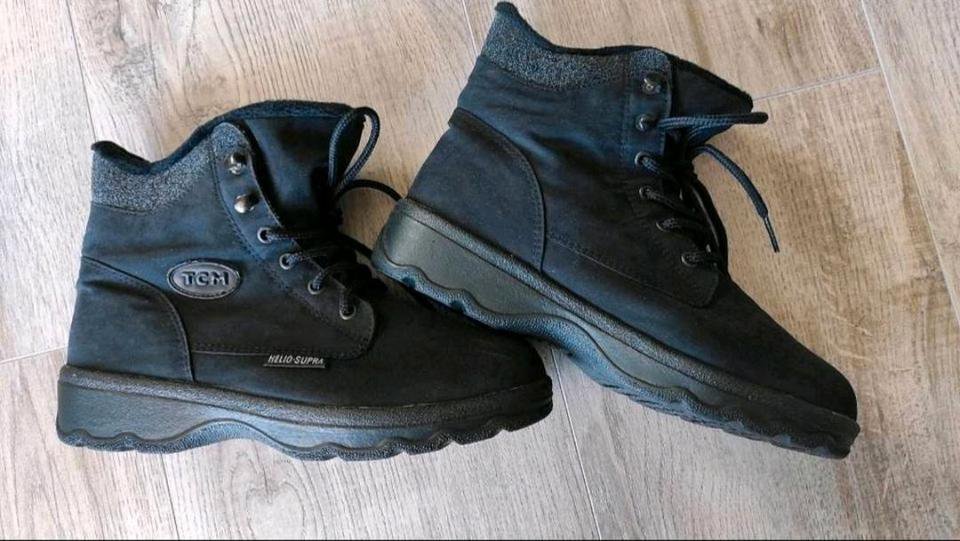 Bottine femme comme daim de la marque tcm importé de l'Allemagne état neuf confortable 