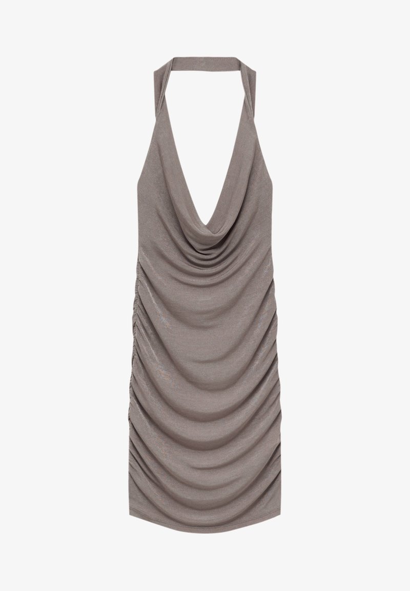 Robe taupe Pull&Bear se distingue par son col bénitier drapé et ses fronces latérales