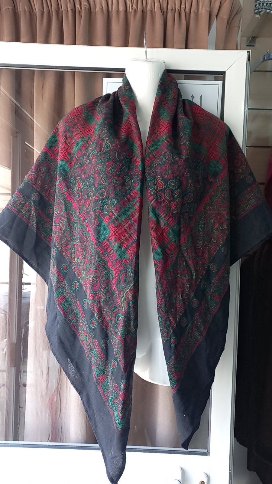 Foulard kamraya 1.30/130 comme neuf 