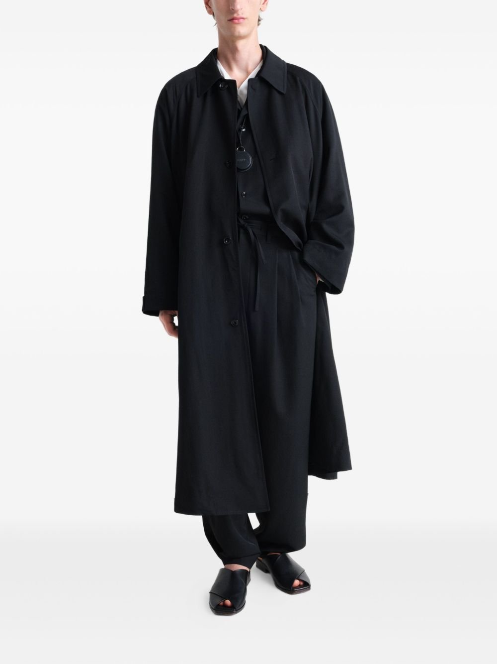 Manteau long en drap de laine noir 