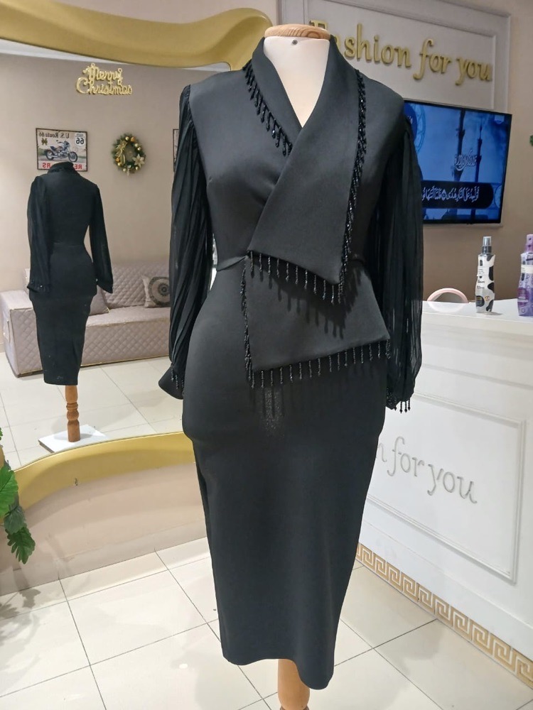 Robe noir tres classe 