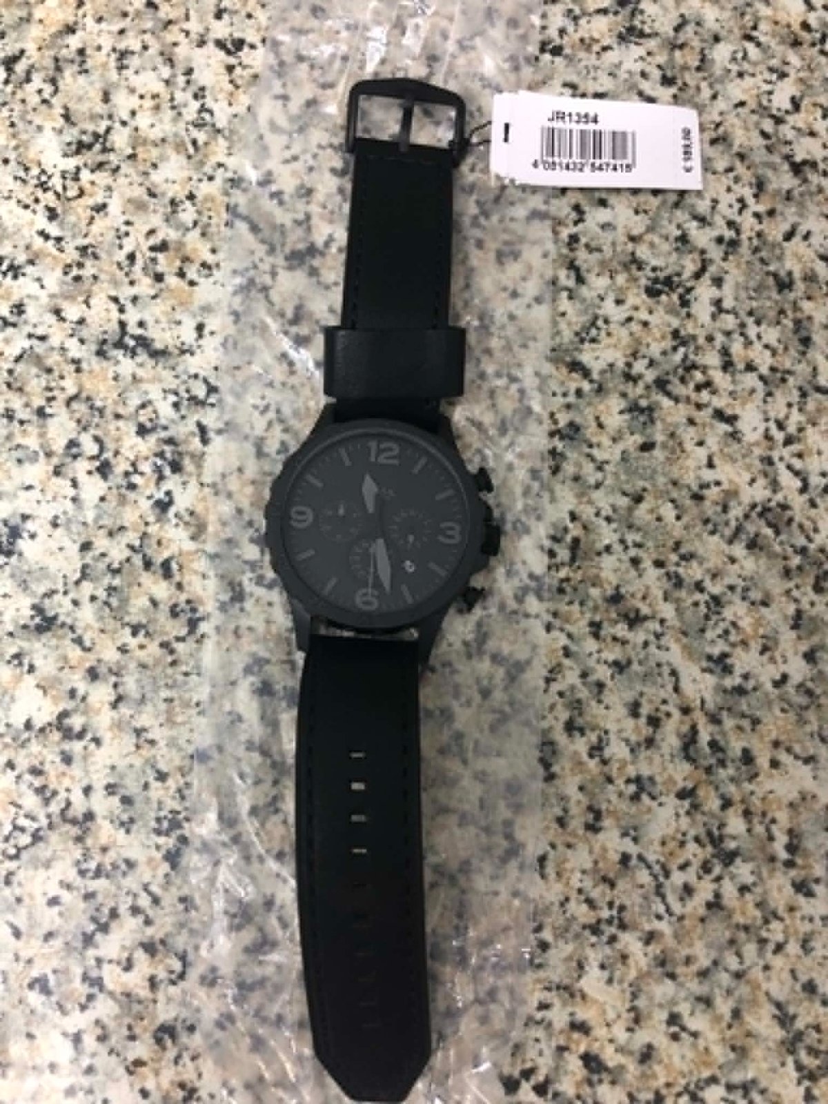 Montre FOSSIL Homme cachetée jamais portée, avec Ticket et Livret